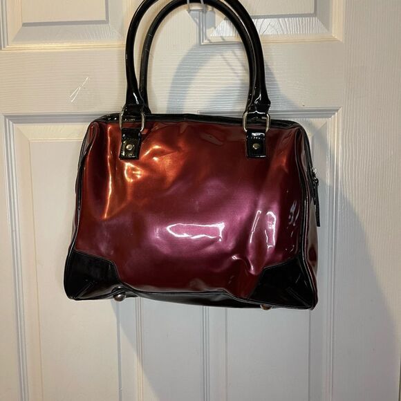 Hello kitty Sanrio Berry Patent quilted &face embroidery Satchel black straps - Picture 8 of 16